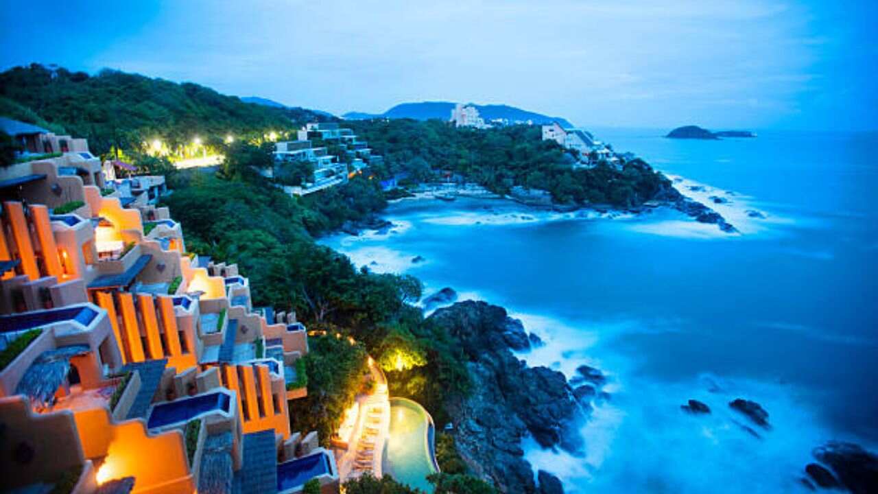 United Airlines Ixtapa Zihuatanejo Office in Mexico