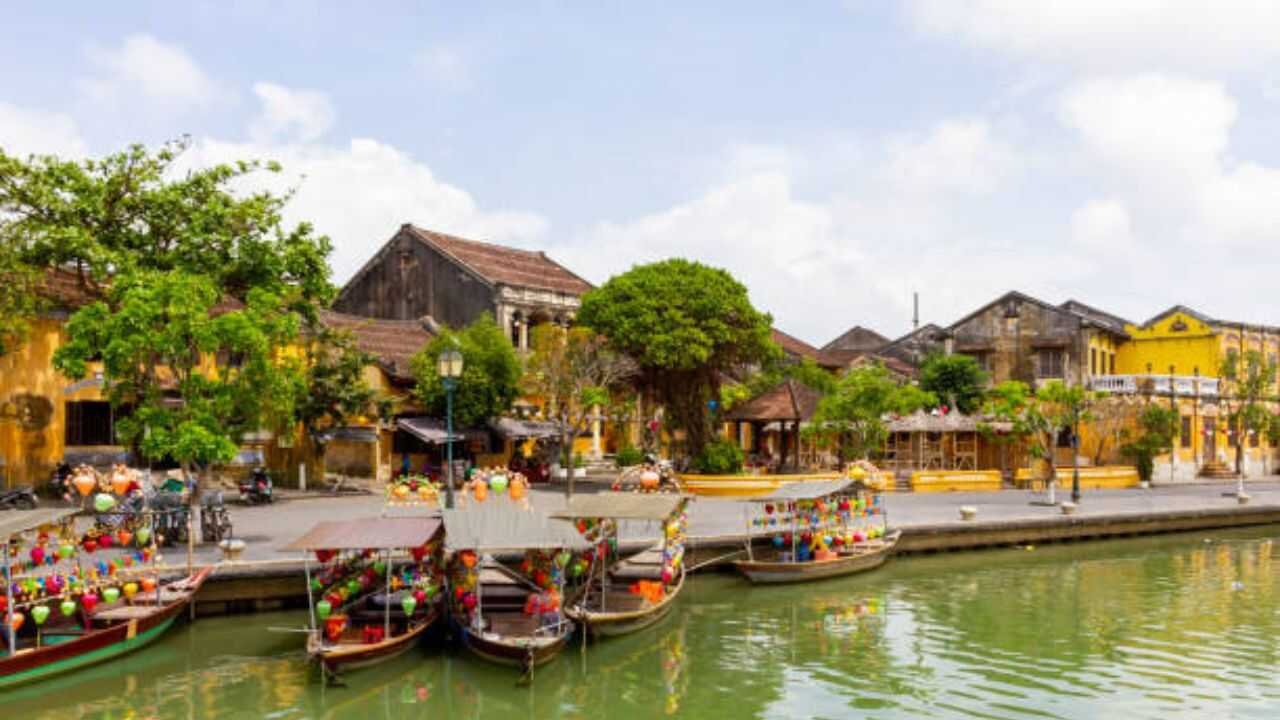 Yakutia Airlines Office in Khonuu, Russia